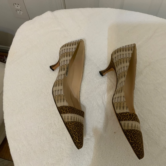 Manolo Blahnik Multi-Pattern Kitten Heel Pumps NWOT Size 41 - Picture 2 of 7